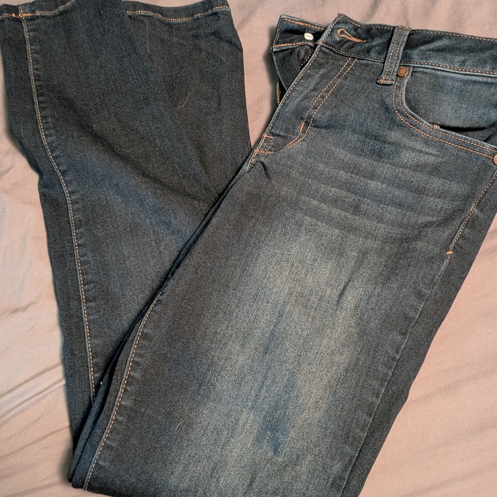 1822 Denim Women's Straight Leg Jeans in Dark Blue